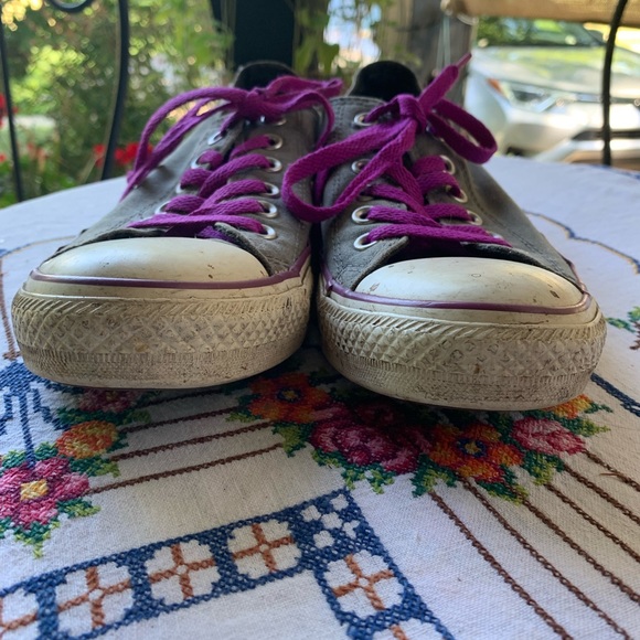 CONVERSE All Star Womens Size 9 Well Worn Grey and Purple - Picture 2 of 5